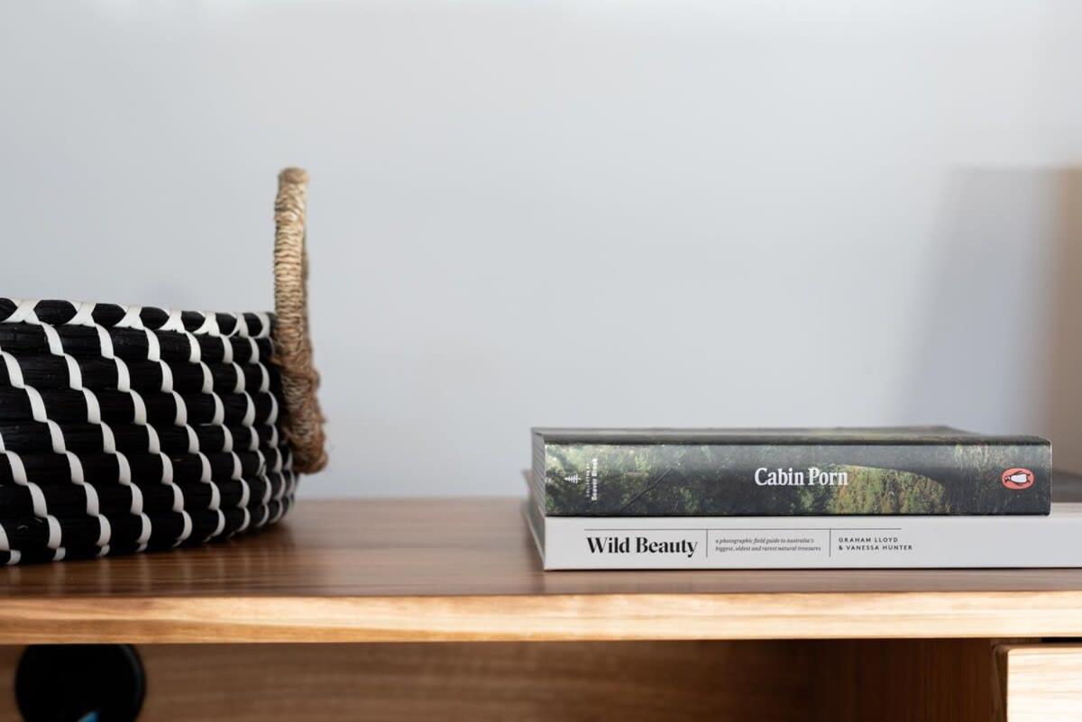 Balfour Cottage Wifi & Parking ลอนเชสตัน ภายนอก รูปภาพ